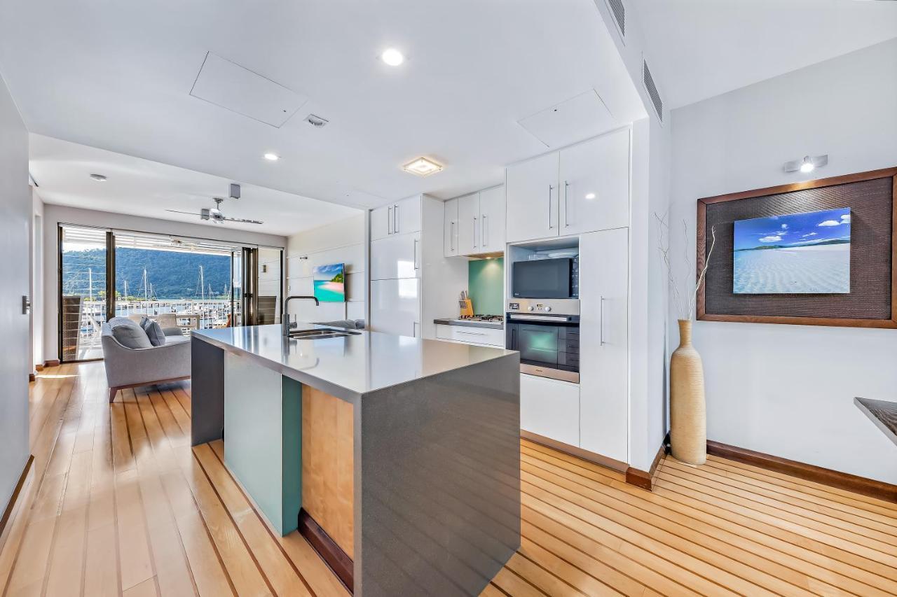 Seas The Day At The Marina Apartment Airlie Beach Exterior photo