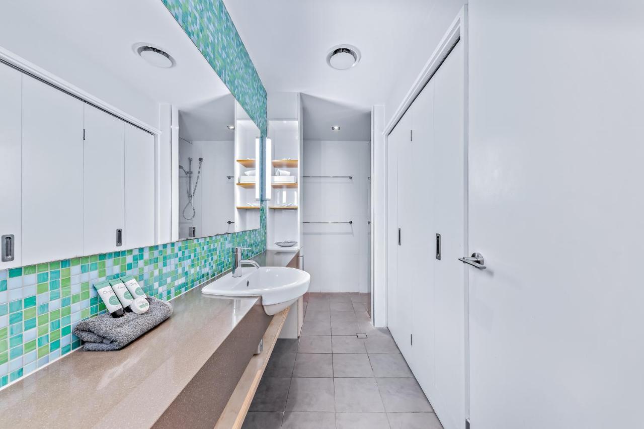 Seas The Day At The Marina Apartment Airlie Beach Exterior photo