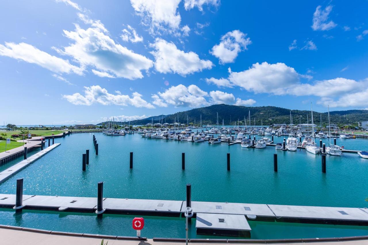 Seas The Day At The Marina Apartment Airlie Beach Exterior photo