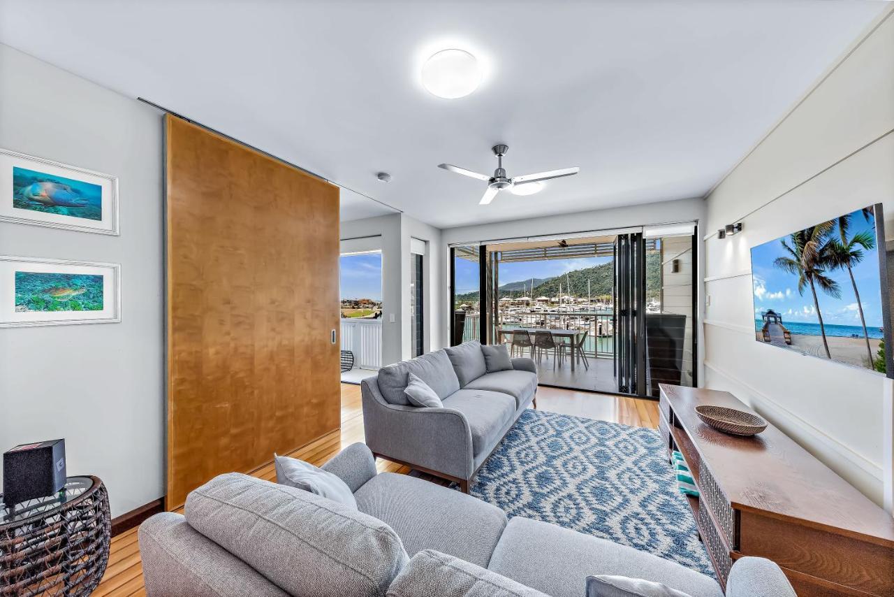 Seas The Day At The Marina Apartment Airlie Beach Exterior photo