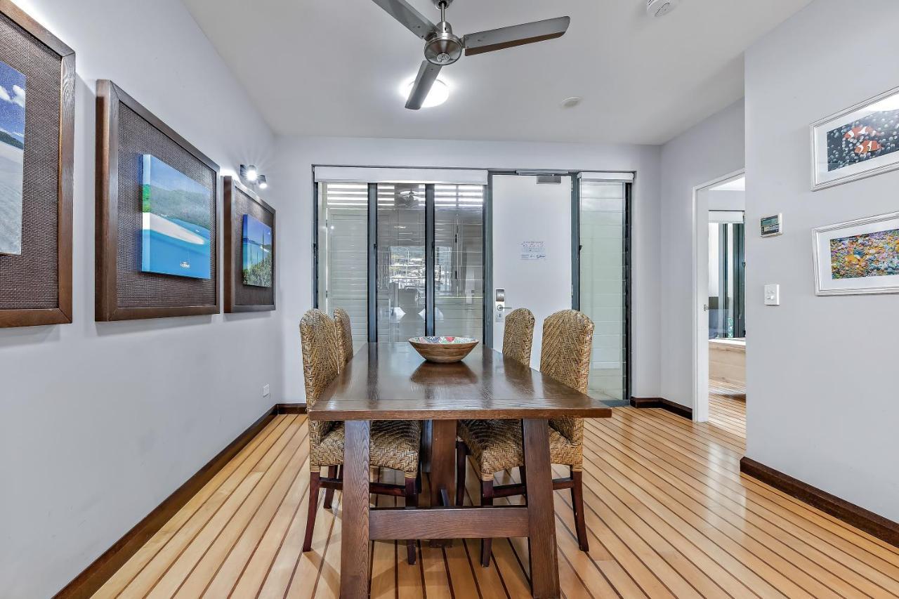 Seas The Day At The Marina Apartment Airlie Beach Exterior photo
